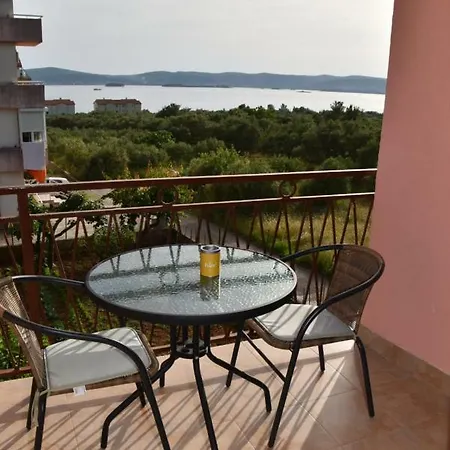 Apartment Bosana *